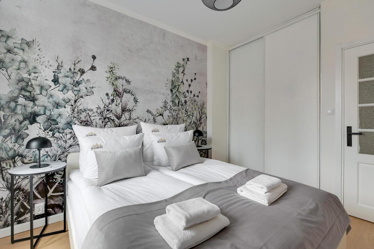 Old Town Ogarna IV Glamour By Downtown Apartments Гданск Екстериор снимка